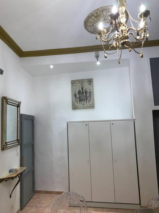 Magnifique Appartement Plein Coeur Avignon Intra-Muros Exterior foto